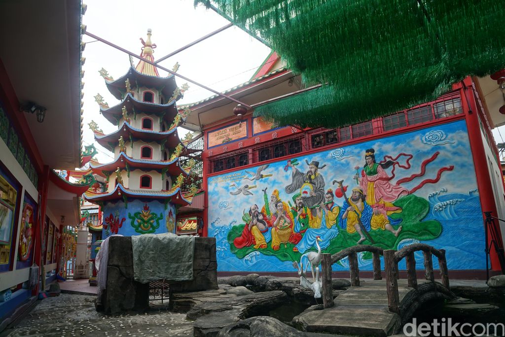Kelenteng Tri Darma Bumi Raya Singkawang