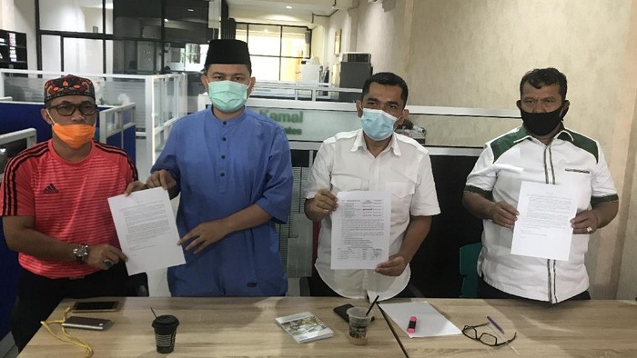 Konferensi pers terkait dugaan kecurangan di Pilkada Sijunjung (Jeka Kampai-detikcom)