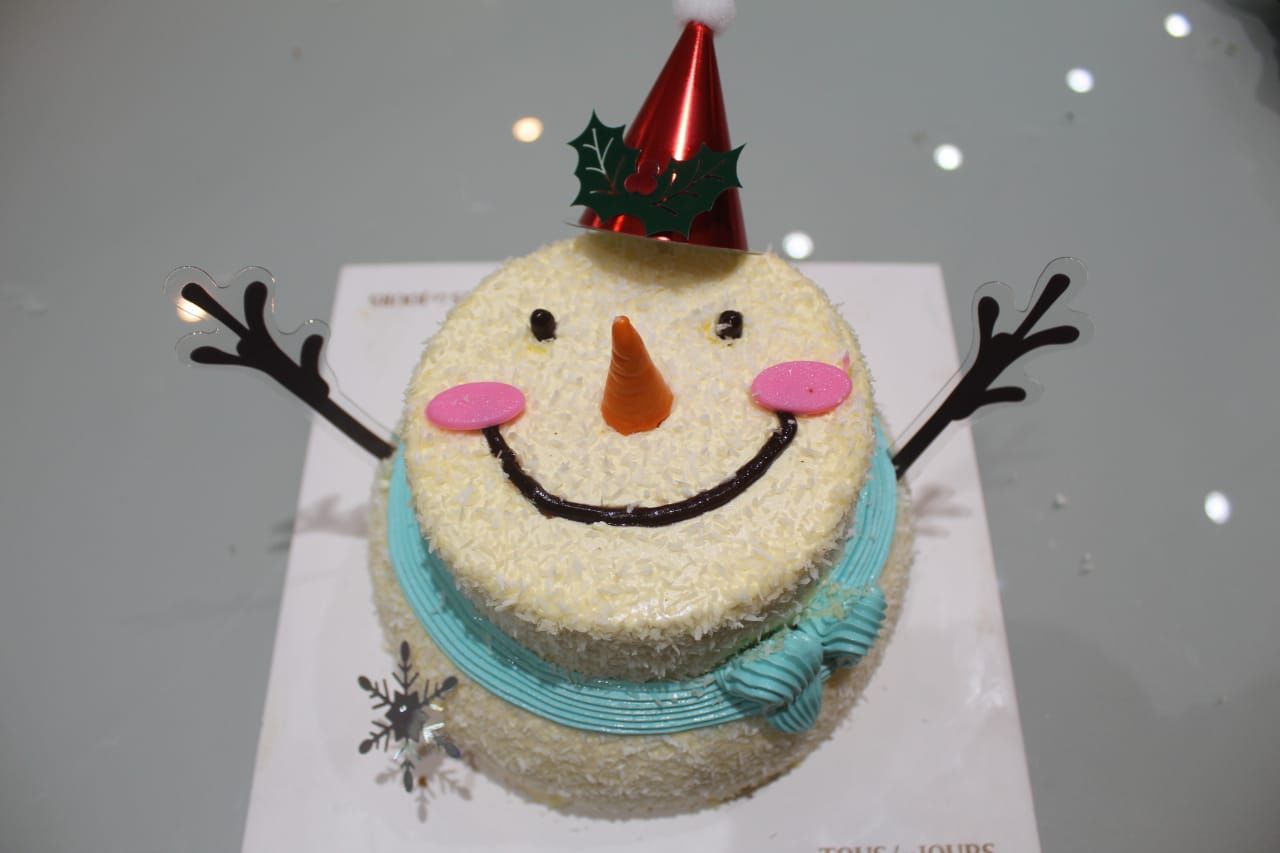 Kue Cantik Bentuk Snowman hingga Rudolph untuk Natal