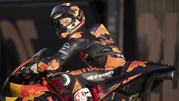 VALENCIA, SPAIN - NOVEMBER 20: Dani Pedrosa of Spain and Red Bull KTM Tech 3 starts from box during the MotoGP Tests in Valencia at Ricardo Tormo Circuit on November 20, 2019 in Valencia, Spain. (Photo by Mirco Lazzari gp/Getty Images)