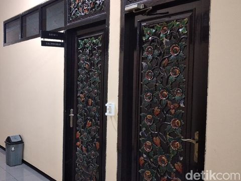 Pemkab sumenep (Ruang bupati dan sekda ditutup)