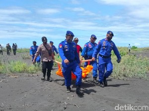 Mayat Pria Setengah Telanjang dan Bertato Ditemukan di Pantai Jember