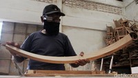 Biasanya pesanan furnitur datang dari berbagai daerah di Indonesia dengan standar kualitas ekspor.