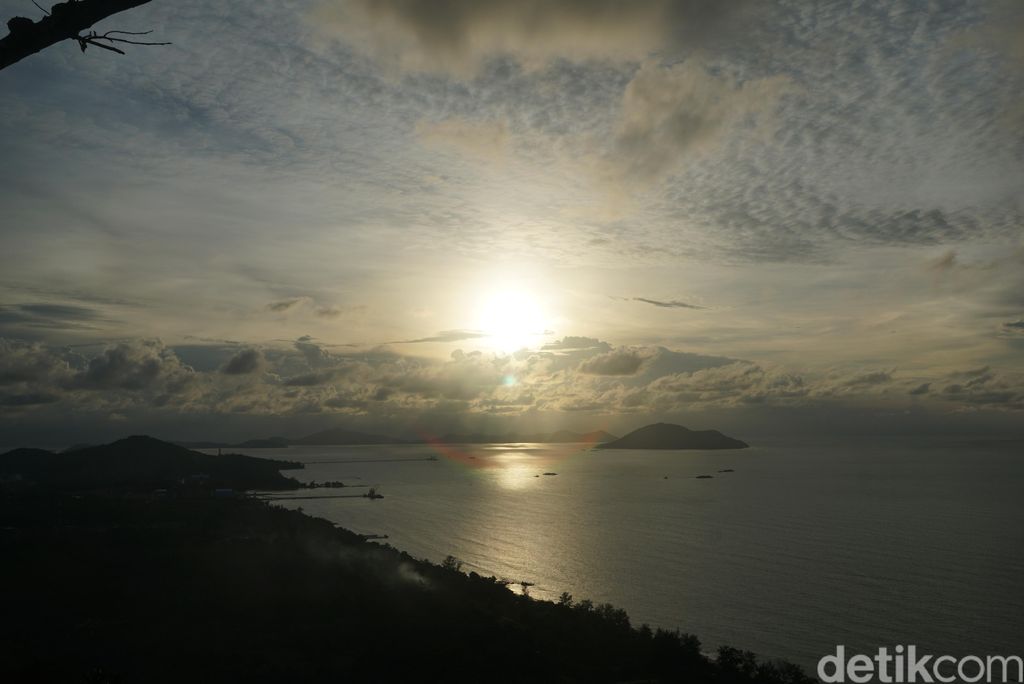 Puncak Tanjung Bajau di Singkawang