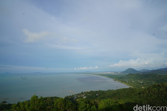 Puncak Tanjung Bajau di Singkawang