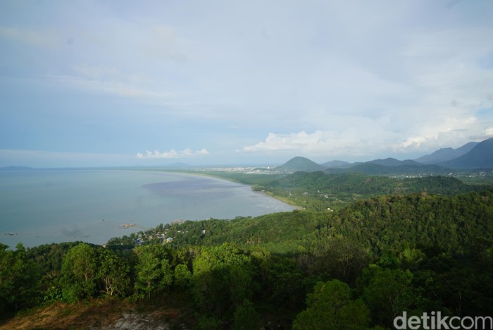 Puncak Tanjung Bajau di Singkawang