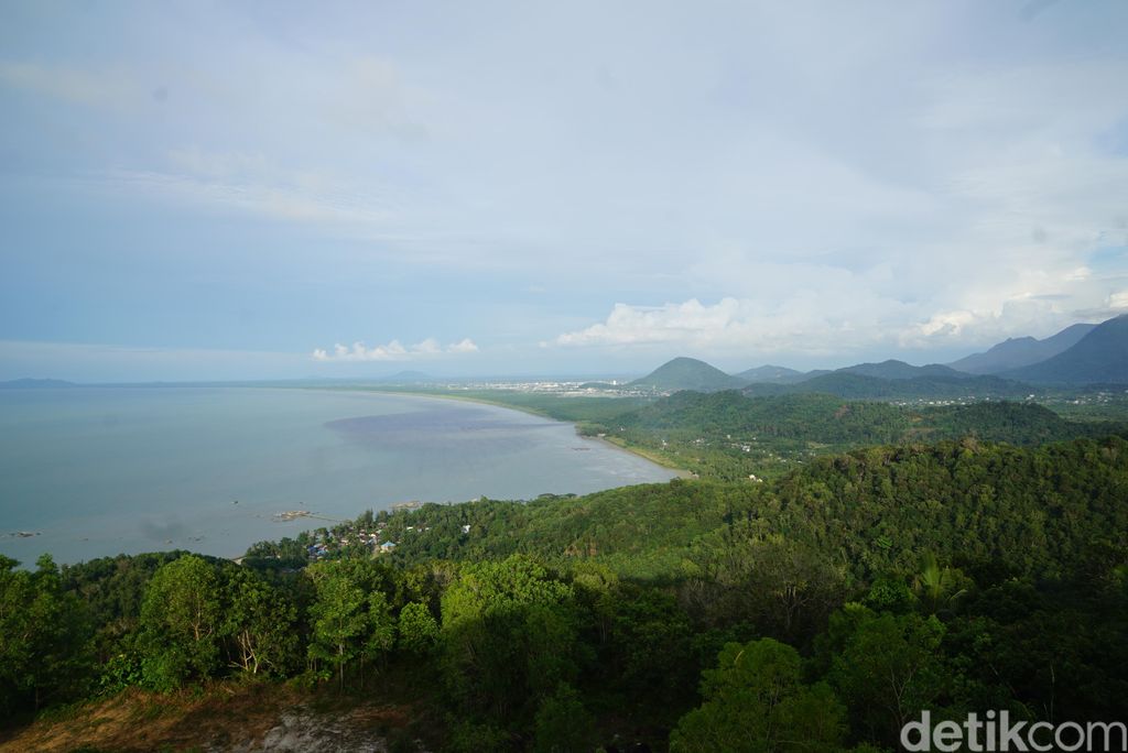 Puncak Tanjung Bajau di Singkawang