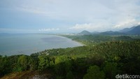 Tempatnya bernama Tanjung Bajau, salah satu destinasi populer wisata Singkawang.