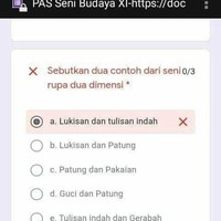 Mungkin yang bikin soal lagi halu nih. Para muridnya auto pusing tujuh keliling deh.. Foto: Twitter/@txtdaripelajar