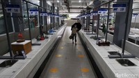 Pasar tersebut terdiri dari empat lantai.