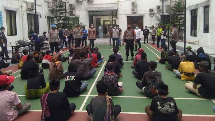 61 Orang Hendak Ikut Aksi 1812 di Jakarta Di-rapid Tes