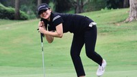 Gina Aditya mengaku tetap menjaga kulit dan muka, meski keranjingan golf. (Foto: dok. Instagram @ginaadityya) 