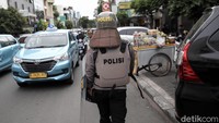 Kabid Humas Polda Metro Jaya Kombes Yusri Yunus mengatakan saat ini pihaknya akan memantau beberapa wilayah. Pemantauan dilakukan via udara menggunakan helikopter. Aparat Brimob dan Marinir yang berjaga di lokasi juga telah membubarkan diri. Namun beberapa polisi masih berjaga di kawasan Monas.