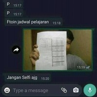 Ya kalau fotonya gini sih ngeliat jadwalnya harus pakai kaca pembesar dulu. Mata auto rusak deh bacanya. Foto: Twitter/@txtdaripelajar