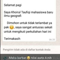 Kalau ada murid yang kelewat antusias sampai berani chat gurunya minta agar tidak terlambat gini, kira-kira gurunya bakal kasih nilai A nggak nih? Foto: Twitter/@txtdaripelajar