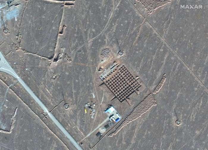 Fasilitas nuklir Iran di Fordo, terpotret oleh satelit pada 11 Desember 2020. (Maxar Technologies via AP)