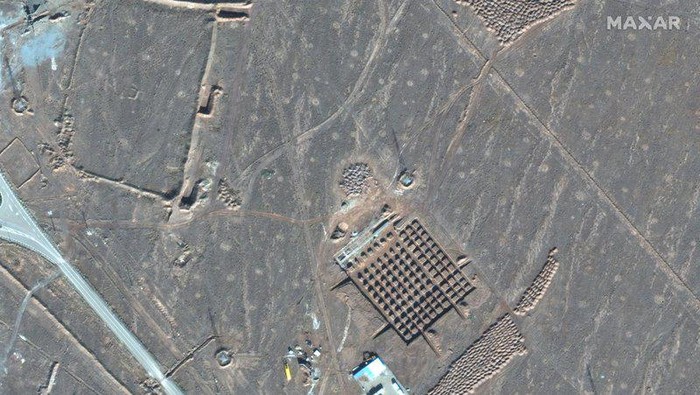 Fasilitas nuklir Iran di Fordo, terpotret oleh satelit pada 11 Desember 2020. (Maxar Technologies via AP)