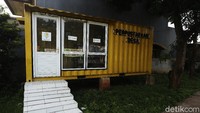 Warga mengharapkan COVID-19 segera hilang sehingga perpustakaan sebagai jendela dunia ini kembali beroperasi.