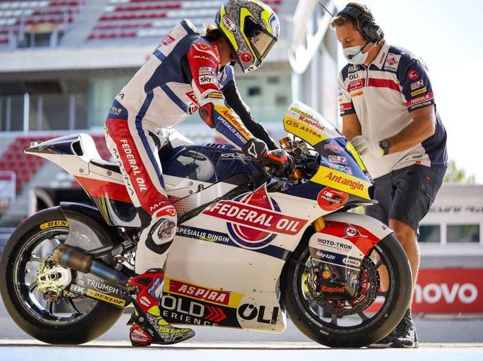 Gresini Racing Gresini Racing masih didukung Federal Oil.