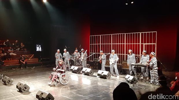 Grup musik humor asal Solo Pecas Ndahe