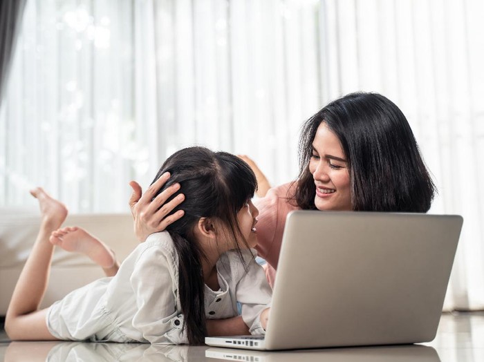 Ilustrasi kedekatan anak dan ibu tirinya