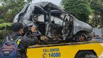 Penampakan Bangkai Mobil yang Terbakar di Exit Tol Sragen