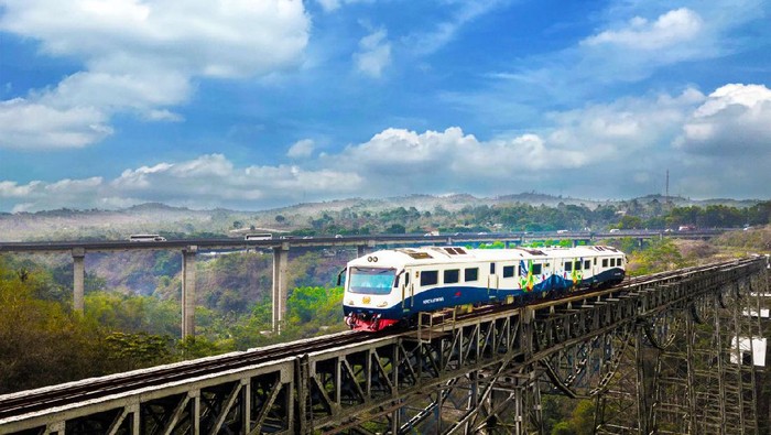 Kereta Istimewa KAI