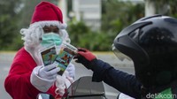 Kopi tersebut dibagikan secara gratis kepada warga yang beraktivitas di kawasan itu.