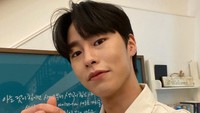 Pada Kamis (17/12/2020) malam, Lee Jae Wook tampil jadi cameo di drama Korea True Beauty. (Foto: dok. Instagram @jxxvvxxk) 