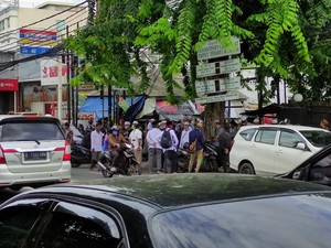 Massa Aksi 1812 Mulai Bergerak dari Petamburan, Jalan KS Tubun Macet