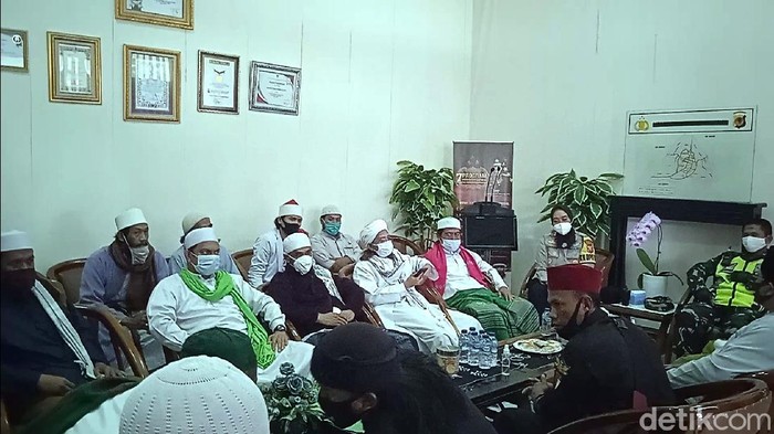 Massa Aksi Bela Rizieq di Sukabumi