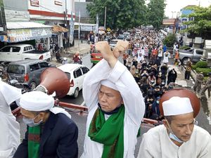 Geruduk Mapolres Purwakarta, Massa Minta Rizieq Dibebaskan