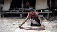 Sementara motif Taesmaneh digunakan untuk para laki-laki.