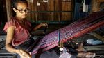 Melihat Pembuatan Kain Tenun Khas Suku Umamae Malaka