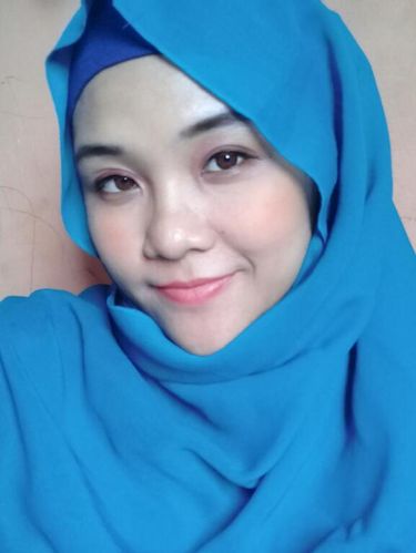 Potret Nova Tenri Dewi Nasution bersama dengan keluarganya