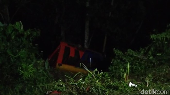 Odong-odong mengalami kecelakaan di Batang, Jumat (18/12/2020).