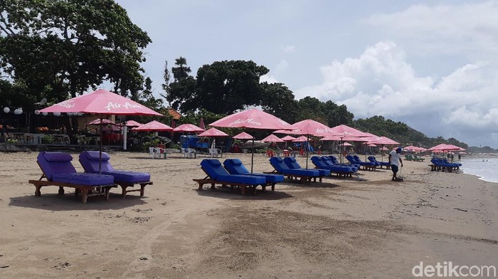 Pantai Seminyak Bali yang sepi