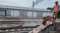 Selain Stasiun Ceper, ada 10 stasiun kereta lain yang juga menjadi tempat pemberhentian KRL Yogyakarta-Solo.