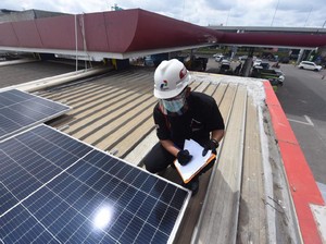 Dorong Transisi Energi, Pertamina Bangun PLTS Atap di 63 SPBU