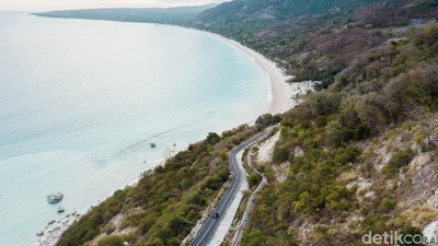 Pesona Pantai Kolbano yang Menawan dari Ketinggian
