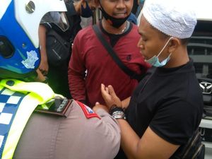 Polisi Borgol Seorang Peserta Aksi 1812, Diduga Provokator