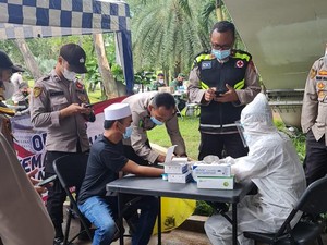 22 Massa Aksi 1812 Reaktif COVID-19, Dirujuk ke Wisma Atlet