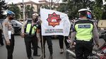 Polisi Hadang Massa Aksi 1812 di Pasar Jumat