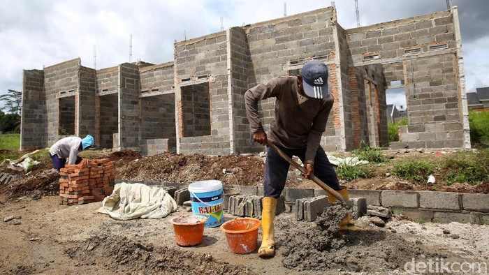 Pemerintah terus mengejar target program satu juta rumah. Hingga saat ini realisasi Program Sejuta Rumah telah mencapai 856.000 unit.