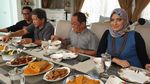 Doyan Makan Enak, Ini Momen Rahma Sarita saat Masak dan Ngeduren