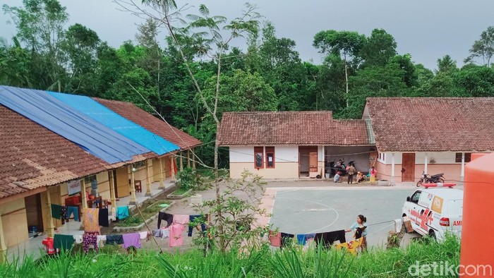 Tempat evakuasi sementara di Desa Balerante Kecamatan Kemalang.