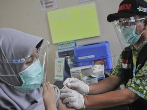 Masyarakat RI Akan Terima Vaksin Corona Gratis, Bagaimana Distribusinya?