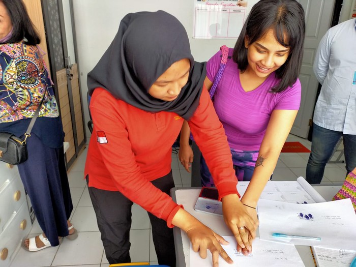 Vanessa Angel Vanessa Angel dapat asimilasi dan akhirnya keluar penjara