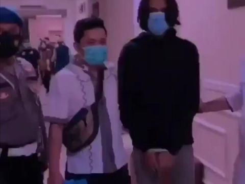 Video viral pemukulan polisi saat aksi 1812 di Pontianak