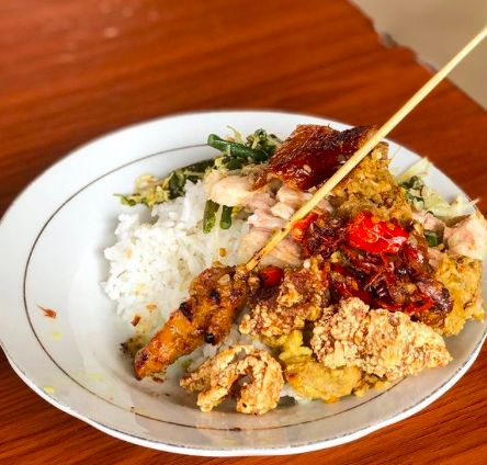 5 Babi Guling Enak di Bali, Banyak Penggemarnya!